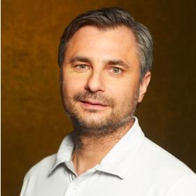 Ortoped vrcholových sportovců Miroslav Sinkule.