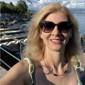 Matka dvou dětí byla brutálně zavražděna neznámým vrahem.