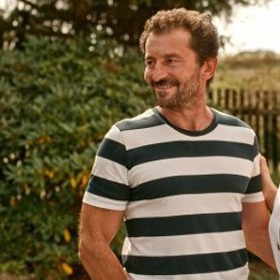 Ondřej Vetchý v komedii Ženy v běhu.