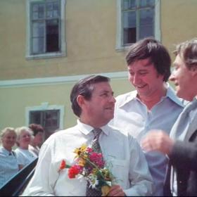 Herec Oleg Reif jako Plánička st. (vlevo). Zemřel roku 2011 a bylo mu 83 let.