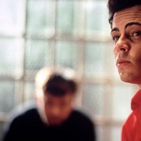 Benicio del Toro ve filmu Obvyklí podezřelí.