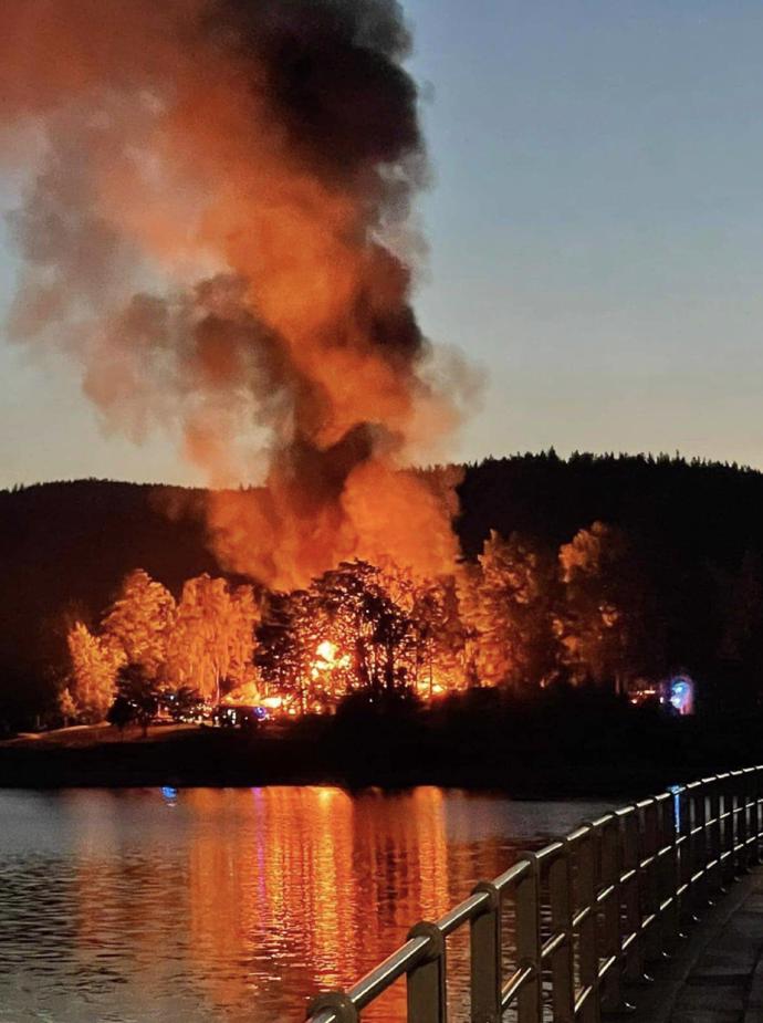 Areál Slunečních lázní shořel.