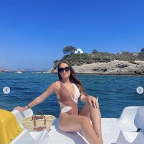 Třešničková už se nyní za své jizvy nestydí a nebojí se je odhalovat.