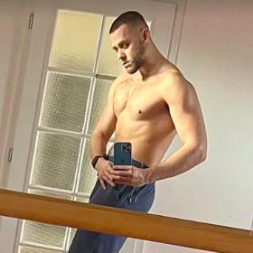 Vincent se svlékl pro Evu Decastelo. Herečka to s muži zkrátka umí! 