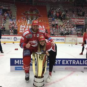 Hokejista David Musil se stal dvojnásobným otcem.