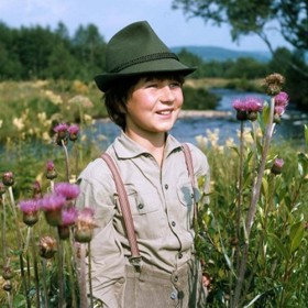 Herec Tomáš Holý v rodinném filmu Za trnkovým keřem.