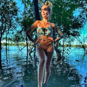 Daisy Lee na fotografii z cest. 