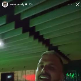 René zdraví do nemocnice