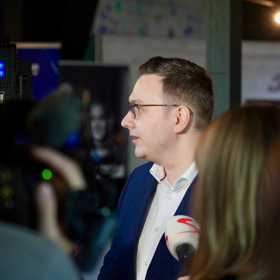 Podpořit kolegy přišel i ministr zahraničí Jan Lipavský.