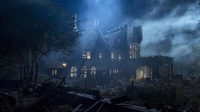 FOTO: Příběh první série The Haunting - Dům na kopci se odehrává v domě, který si žije vlastním životem a má strašné tajemství.