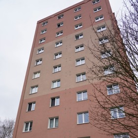 Byty se nacházejí v obyčejných panelácích.