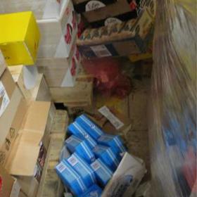 Nepořádek je všudypřítomný.