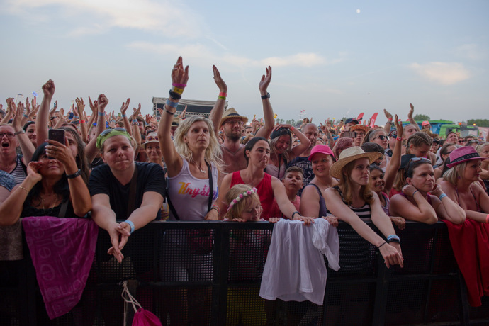 Fanoušci se už nějakou dobu  na letiště v Milovicích nedostali.