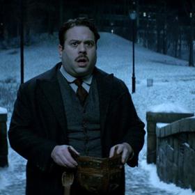 Dan Fogler ztvárnil Jacoba Kowalskiho.