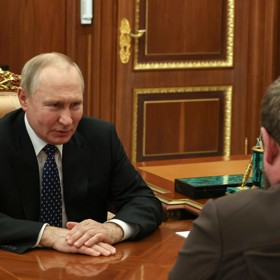 Podle Kremlu se Putin ve svých třiasedmdesáti letech těší dobrému zdraví. 