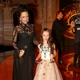 Charlotte s Lucií Bílou během předávání Slavíků. V roce 2016 převzala ocenění za svého tatínka. 