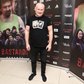 Jiří Kajínek prozradil, že si nechává vyrábět vlastní trička. 