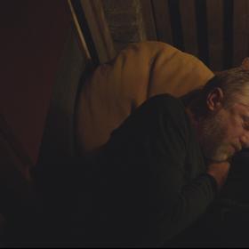 Jiří Langmajer a Jiří Bartoška ve filmu Zbožňovaný.