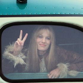 Robin Wright jako Jenny.