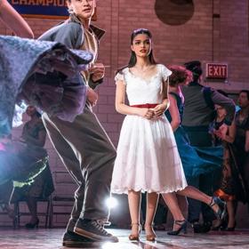 Za roli ve filmu West Side Story získala Rachel Zegler Zlatý glóbus.