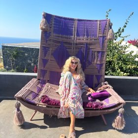 Na Santorini si Babišová může připadat jako exotická princezna