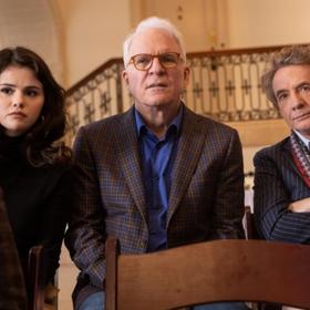 Seriál o nadšencích true-crime žánru Jen vraždy v budově