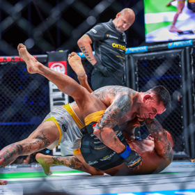 Lucas Alsina dokázal získat ve svůj prospěch celé jedno kolo a dal Karlosovi ochutnat jeho taktiku