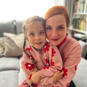Herečka a moderátorka Michaela Maurerová se svou sedmiletou dcerkou Emou.