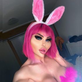 Honza si libuje v plastických operacích