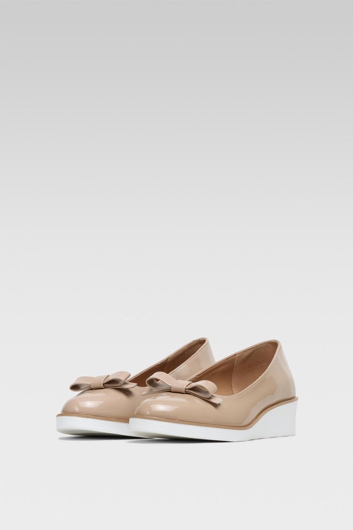 Lakované střevíčky, CCC, 799 Kč.