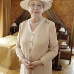 Mary Reynolds se jako dvojnice Alžběty II. živí od 80. let.