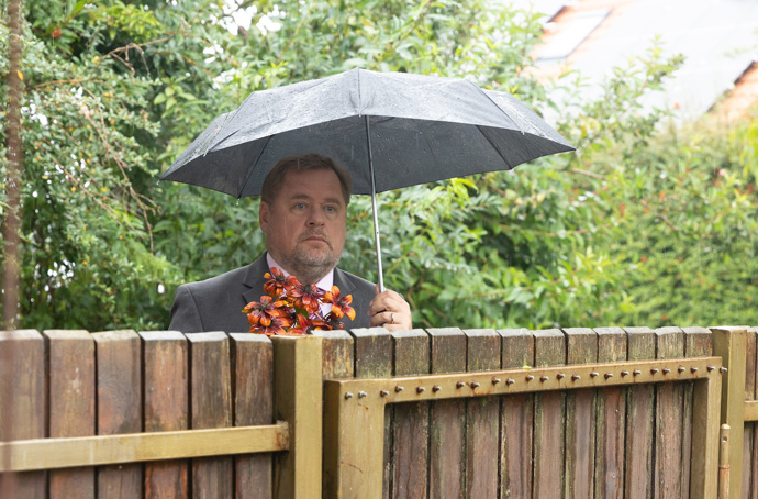 Václav Kopta řeší v seriálu Co ste hasiči vleklou manželskou krizi. 