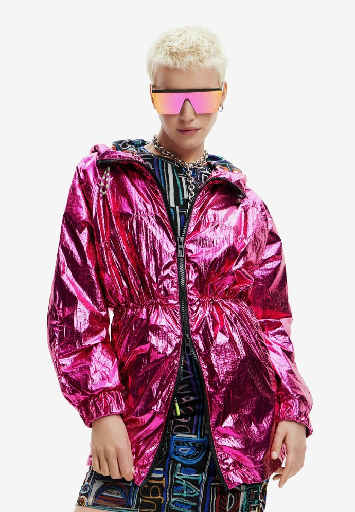 Metalická parka. Desigual, 3 299 Kč