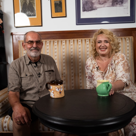 Ivo Šmoldas pozval Milušku Bittnerovou a štáb talk show Na kafeečko na svoji chalupu.