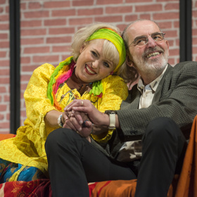 S Miluškou Bittnerovou hraje Ivo Šmoldas divadlo. Vidět je spolu můžeme ve hře Když se zhasne.