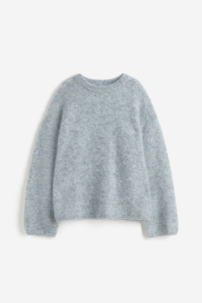 Splývavý svetr ze směsi vlny a mohéru, H&M, 1 499 Kč.