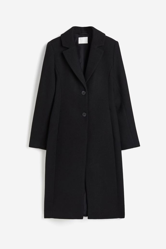 Dlouhý jednořadý plášť, H&M, 1 899 Kč.