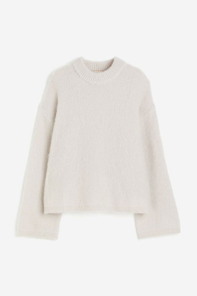 Klasický průkrčník mohou doplnit širší rukávy bez manžet. (H&M, 2 499 Kč)