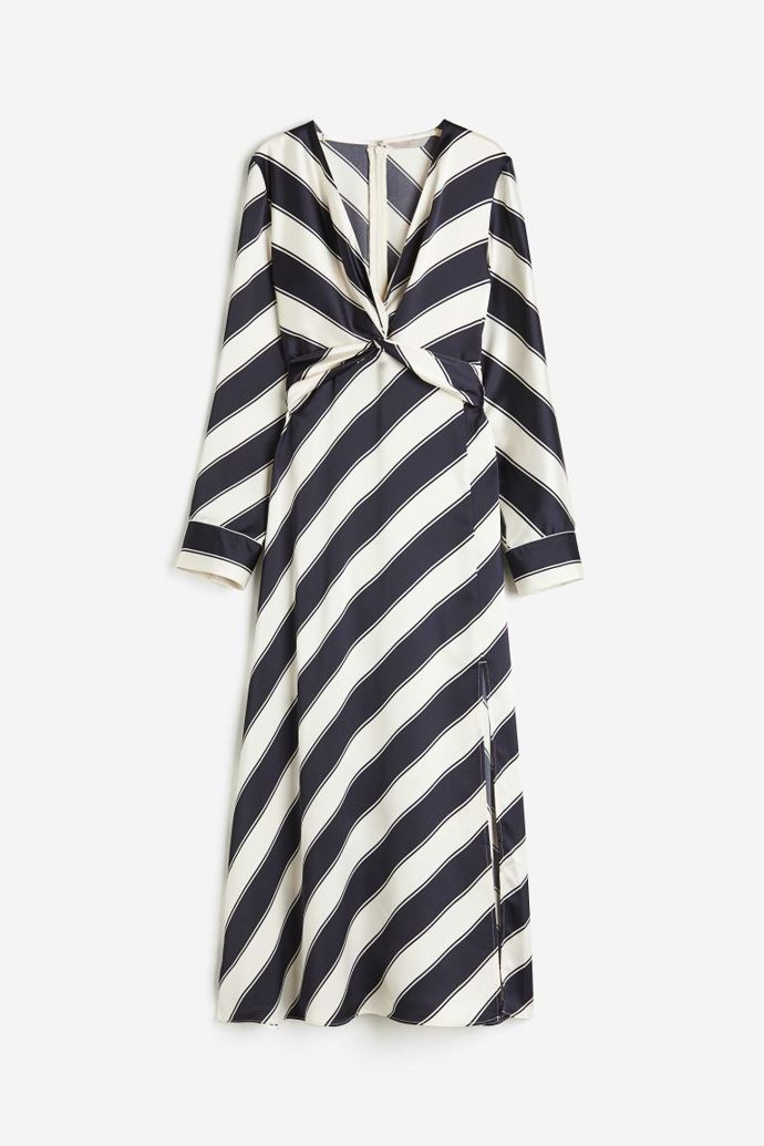 Šaty s diagonálními pruhy. H&M, 1 329 Kč