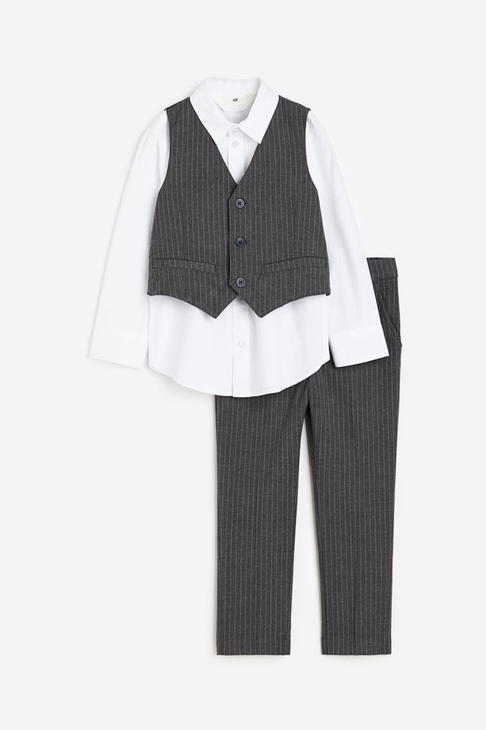 Praktické sety vyřeší situaci se stylingem za vás. (H&M, 1 299 Kč)