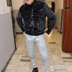 Zpěvák Petr Kotvald rovněž vsadil na flitry. O outfit se mu postaral stylista Dušan Chrástek, se kterým dlouhodobě spolupracuje.