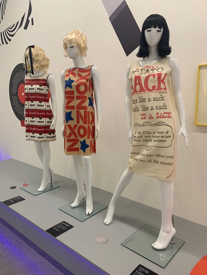 Šaty z pytlu od brambor oblékla Marilyn Monroe pro reklamní kampaň.