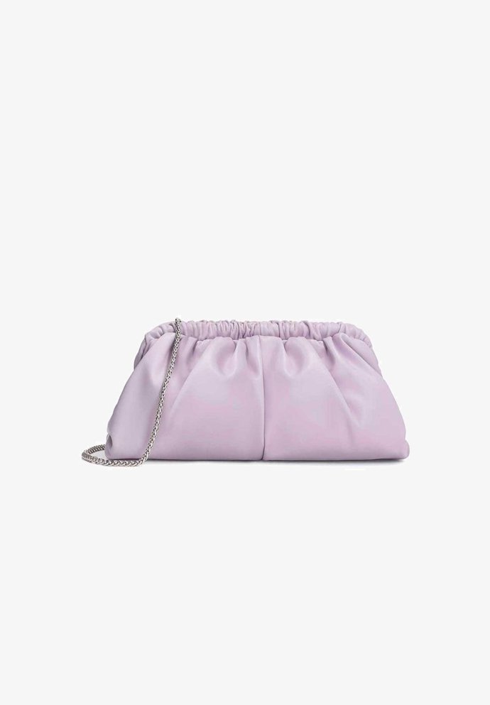 Načechrané psaníčko, Kazar, 3 290 Kč.