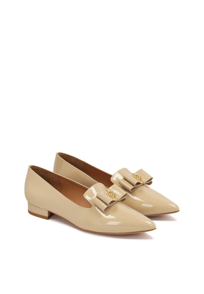  Nízké střevíčky, Kazar, 3 490 Kč.