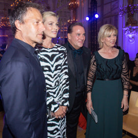 Eva Pavlová s ředitelem soutěže Sašou Jánym, modelkou Danielou Peštovou a Palem Haberou.