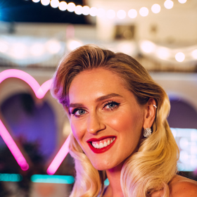 Moderátorkou reality show Love Island  Zorka Hejdová.