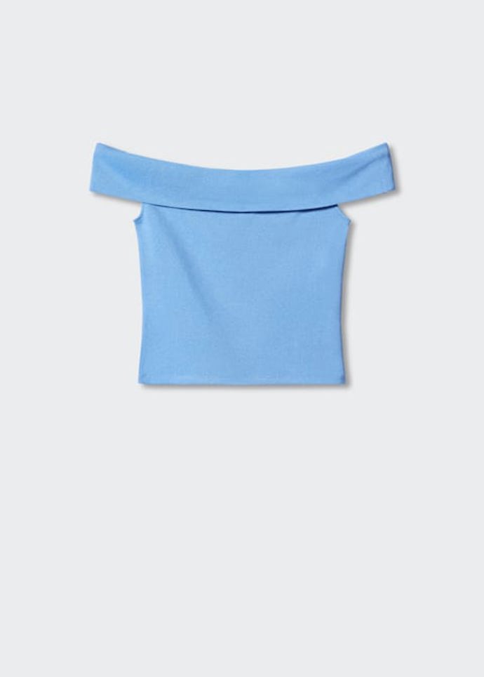 Zkrácené tričko se sníženým výstřihem, Mango, 499 Kč.