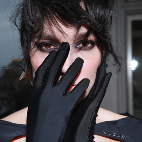 Markéta nafotila sexy fotky pro známé pražské vlasové studio Honzy Kořínka