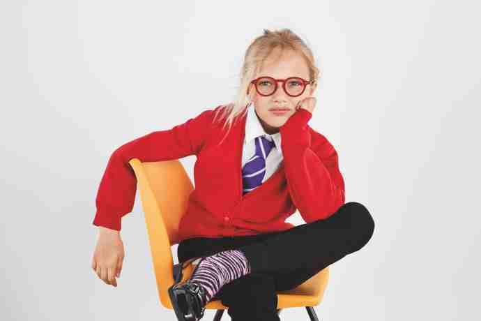 Školní styling pro dívku podle Marks&Spencer. Kardigan, 850 Kč