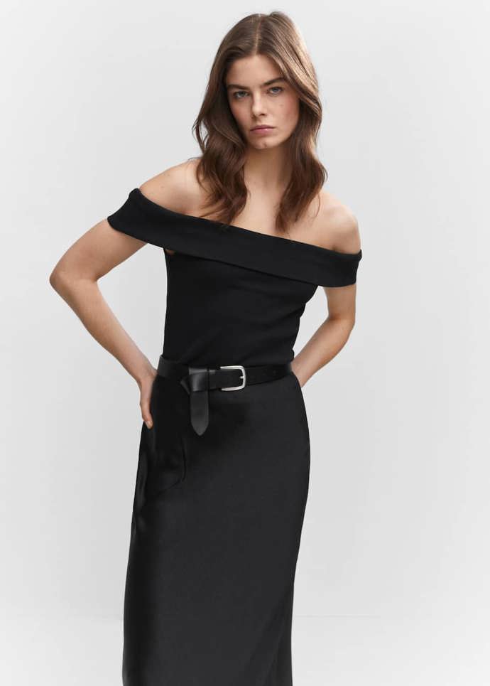 Top se stahovacími rukávky, Mango, 499 Kč.